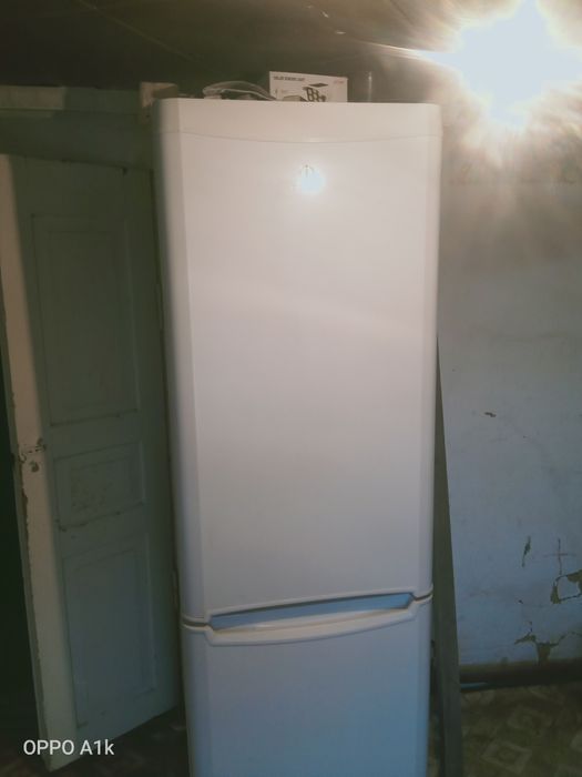 Продам холодильник