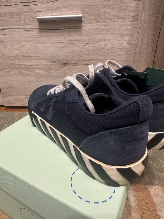 Off white Sneakers