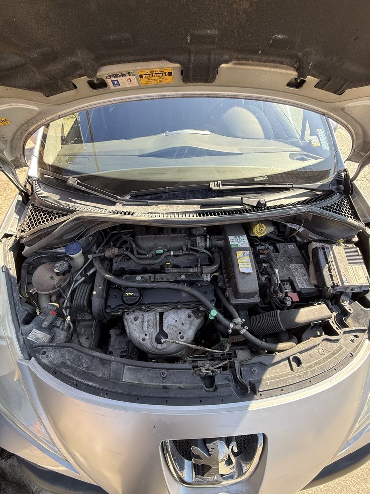 Peugeot 207 1.6.  .
