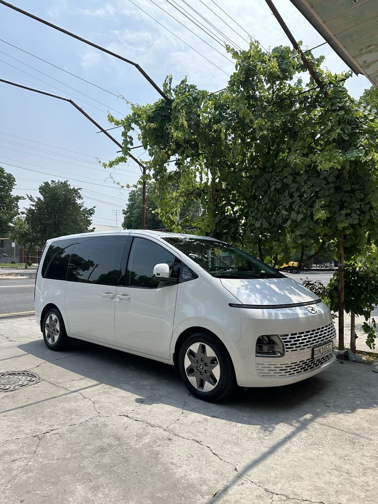 Hyundai Staria sotiladi xolati a’lo