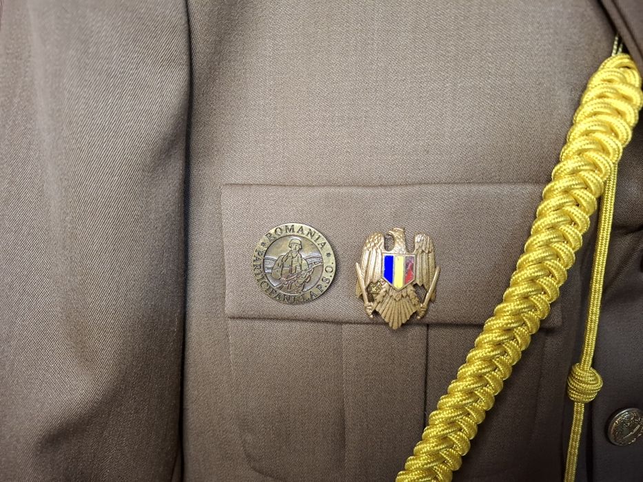 Costum militar Exceptional