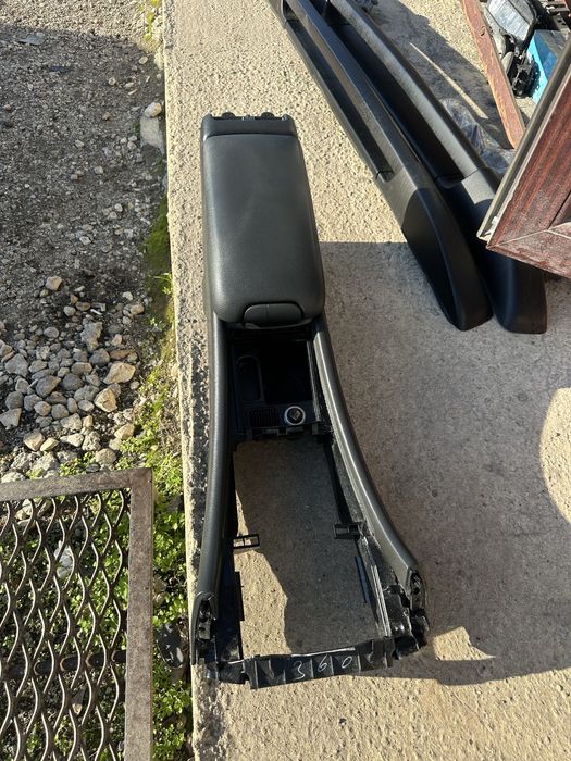 Подлакътник/Централна конзола за Мерцедес W203 C classe