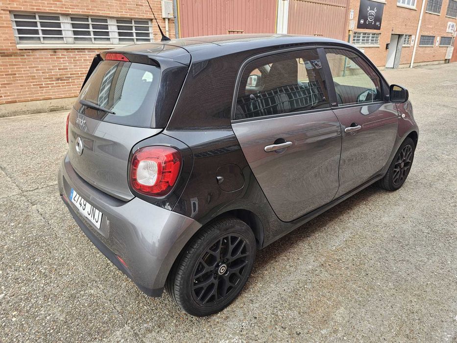 Smart fourfour 2017