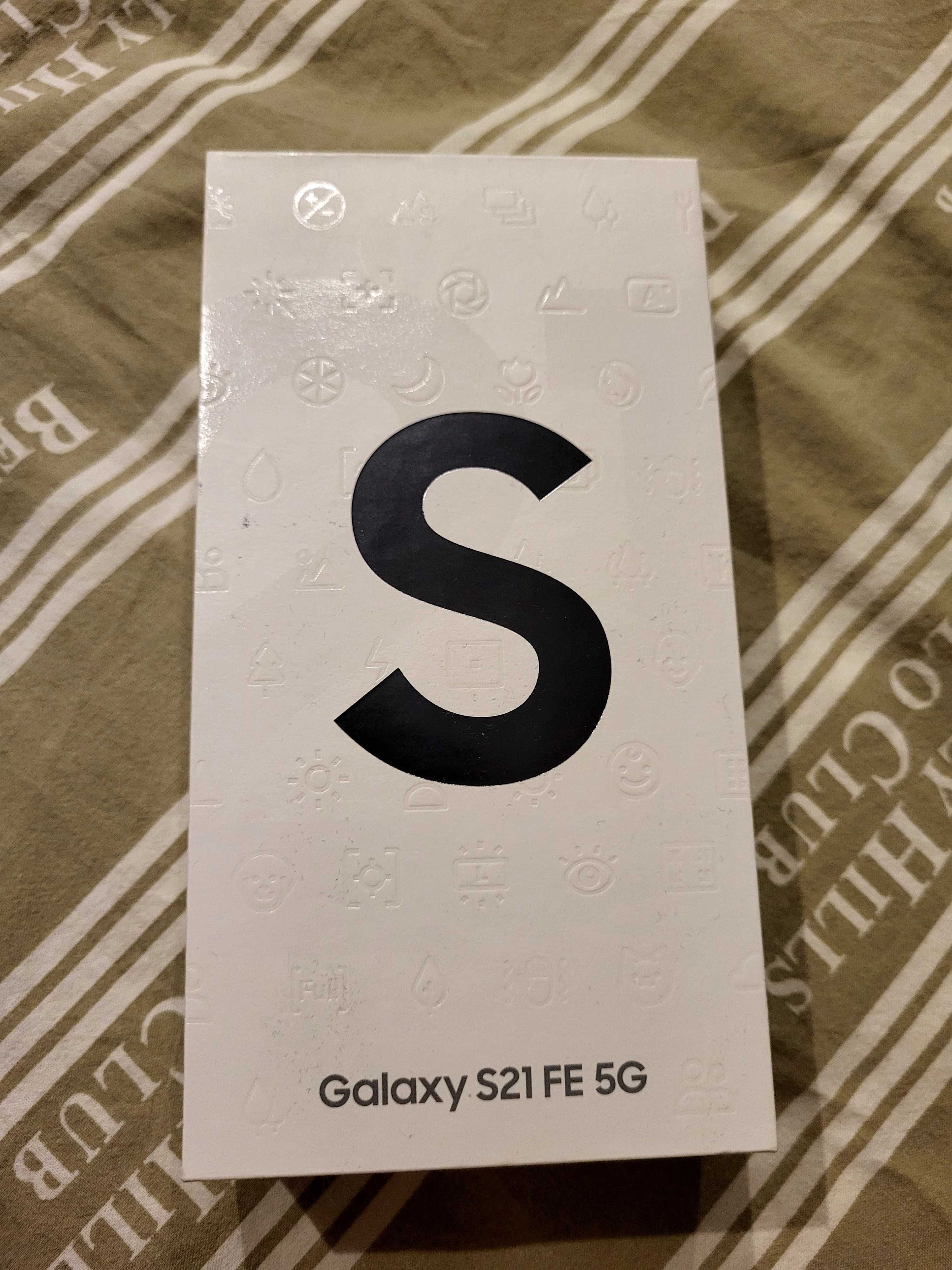 Samsung Galaxy S21 FE (cu husa si folie de sticla)