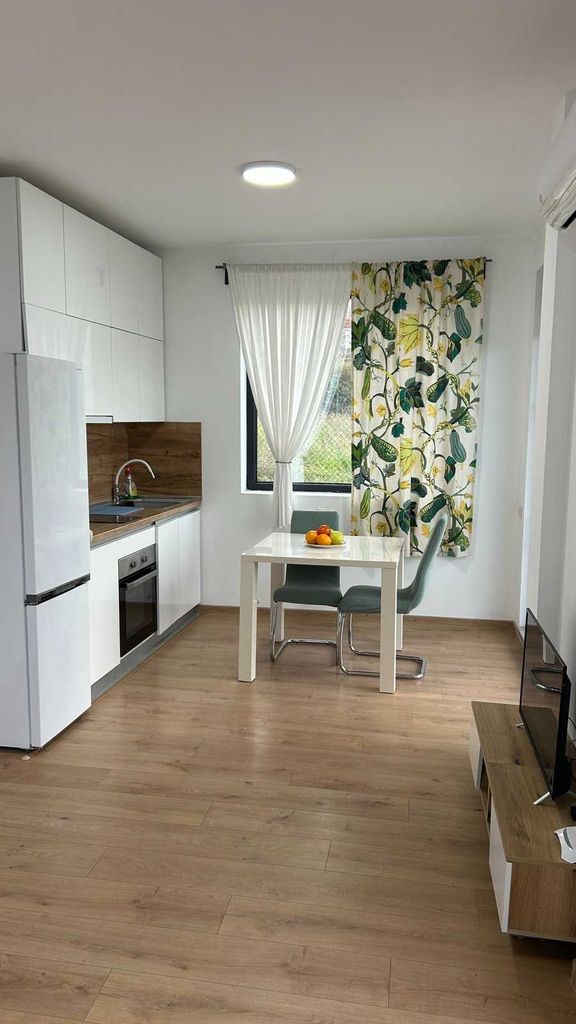 Дава се под наем Къща в Варна, Виница - 100 кв.м за 800 € - Снимка #1
