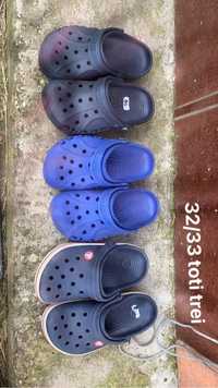 slapi crocs copii marimi pe poze