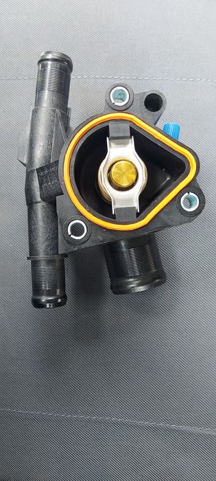 Ново тяло с термостат Рено, Нисан след 2003 г.