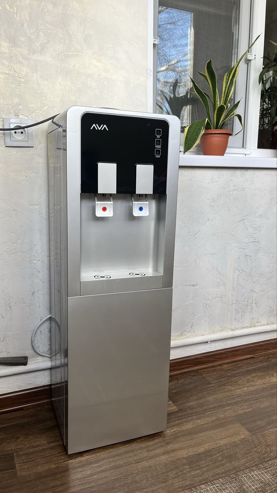 Кулер для воды AVA WD307