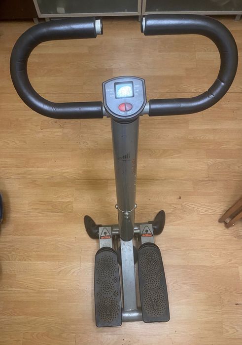 Stepper active cu ecran lcd