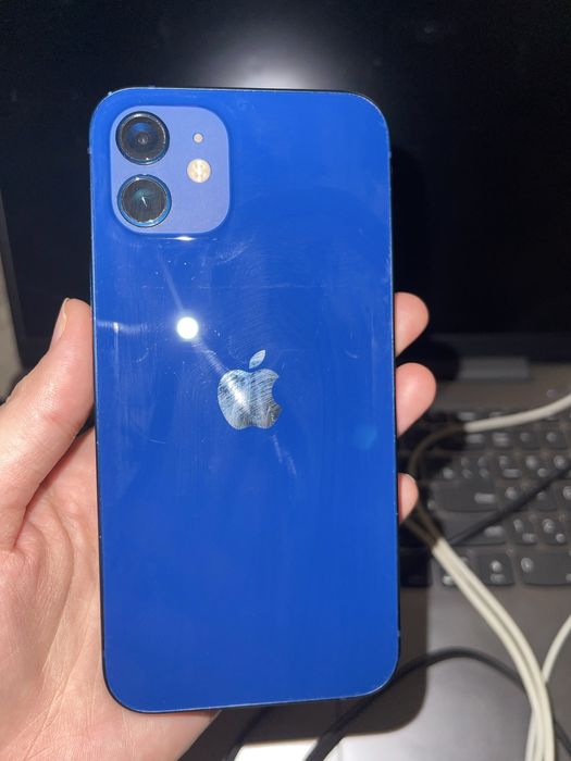 Продам iPhone 12