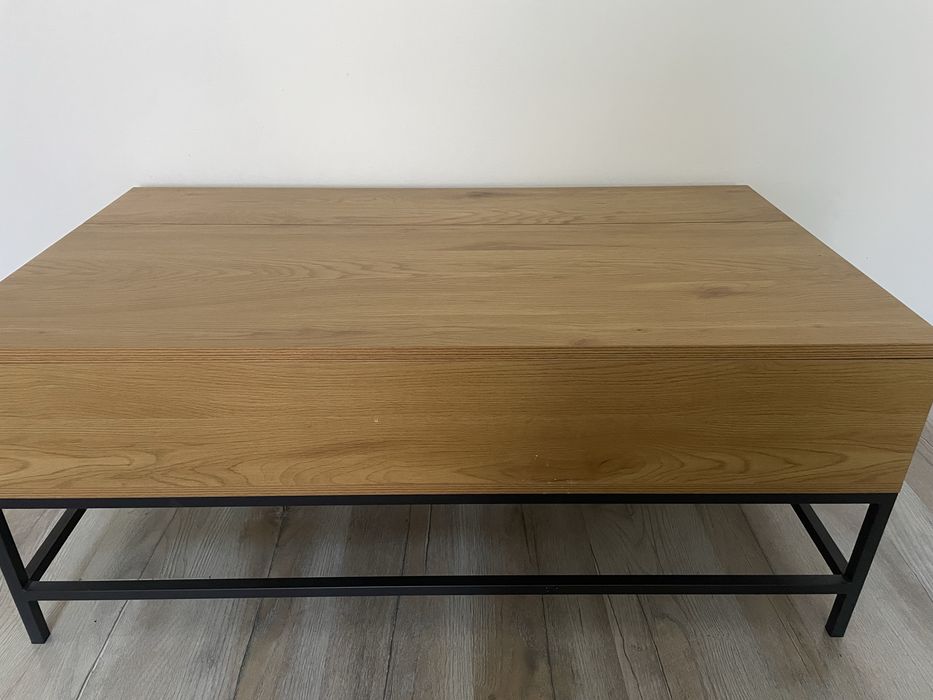 Vand masuta de cafea noua,cumparata de la magazin Jisk