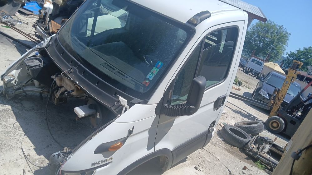 Vind motor 3,0 ,cabină, punte spate,bena ,lift totul de iveco