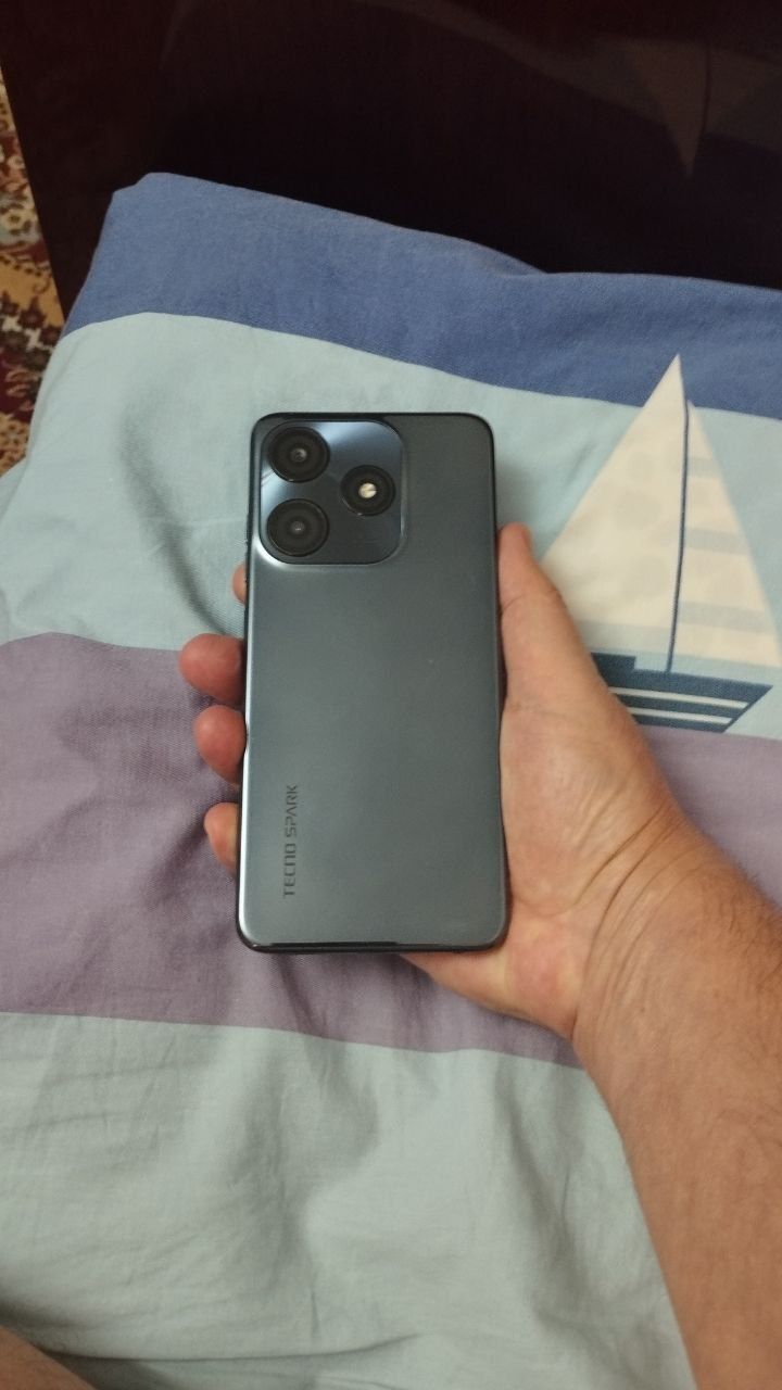 Srochna Sotiladi Tecno Spark 10C 8/128Gb 4G Original Xolati yaxshi