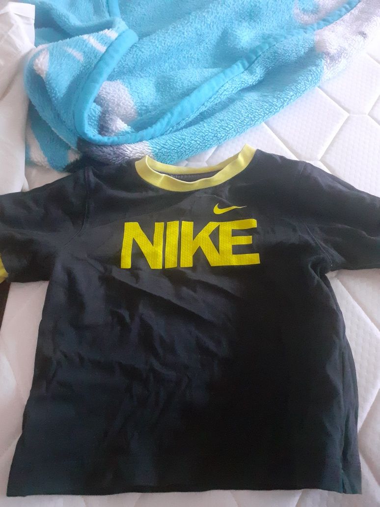 Vând bluza Nike copii 2-3 ani
