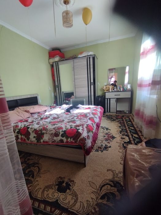 Бектемир ,центр 1.5 соту ховли 42.000