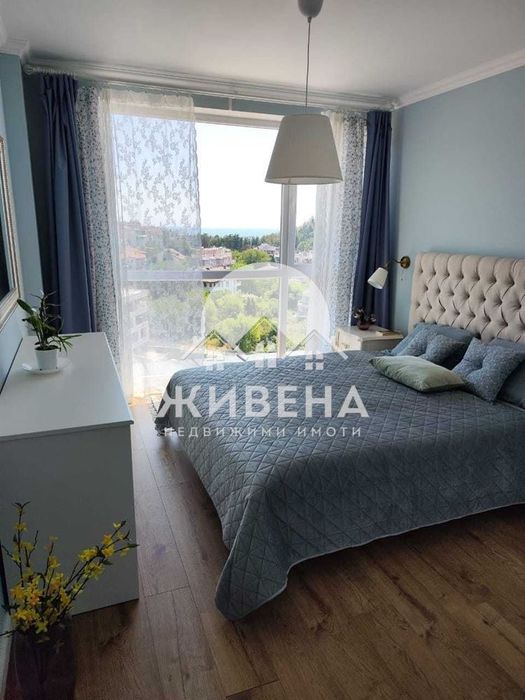 Продава обзаведен 3-стаен апартамент, кв. Бриз, 114 кв.м