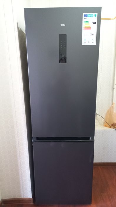 Продам холодильник Tcl p 315 BF No frost