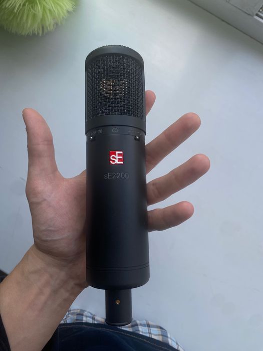 Студийный микрофон Se 2200