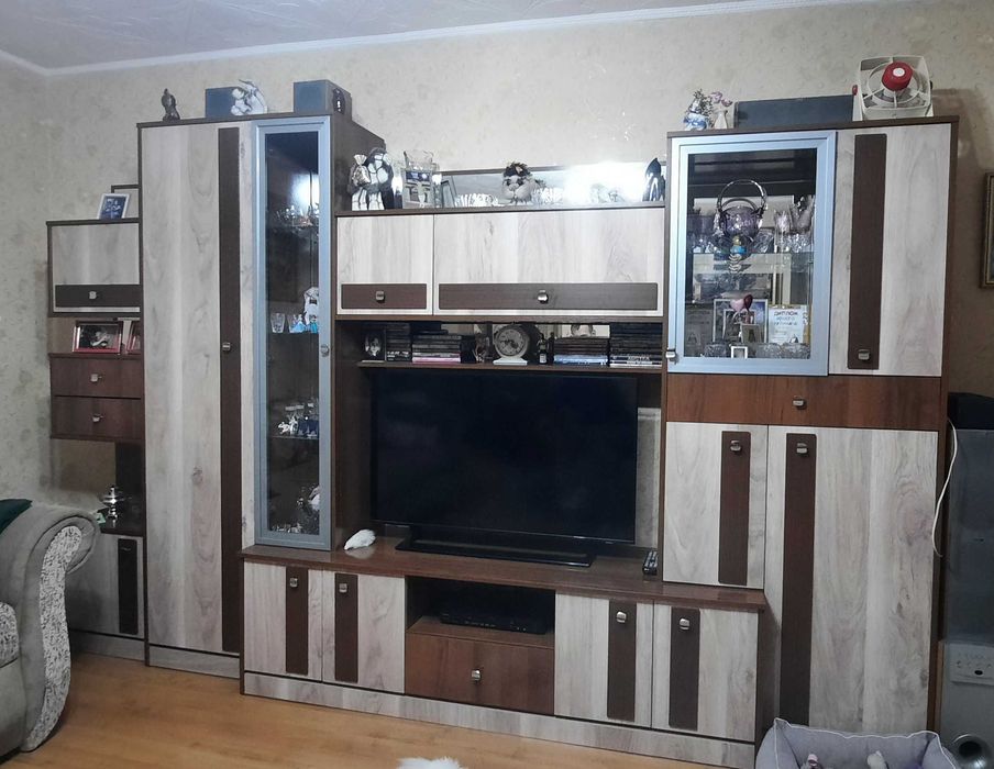 Стенка в гостинную ( шкаф)