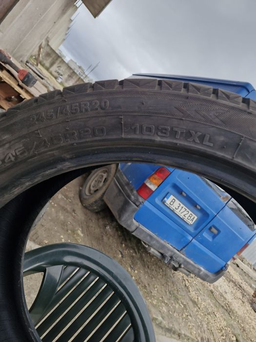 Зимни гуми 245/45 R 20 Boto на 1000км.