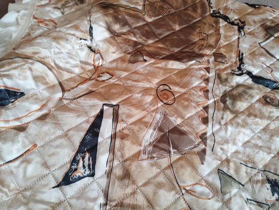 Кувертюра от сатен за спалня