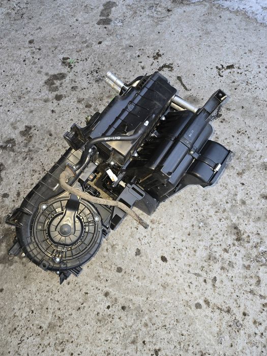 Печка всборе моторчик радиатор корпус Хендай Элантра Hyundai Elantra