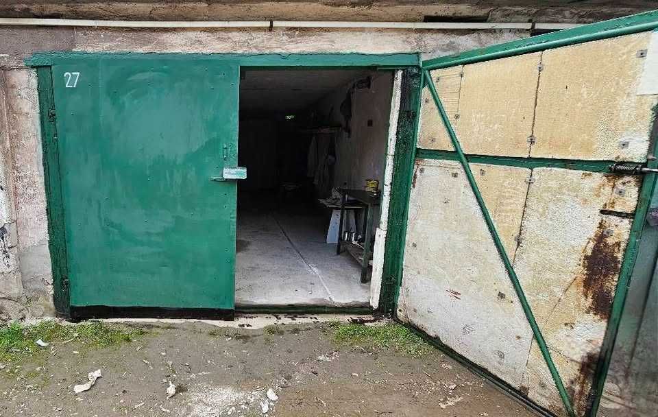 Garaj 22 mp în orașul Hunedoara de vânzare.