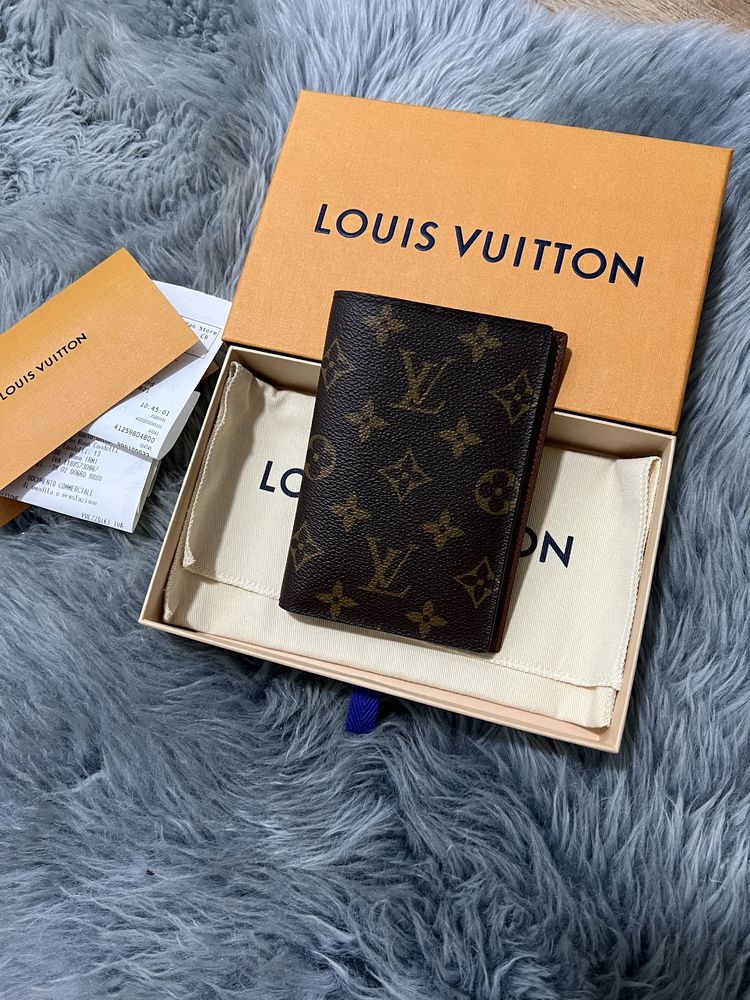 Портфейл за паспорт Louis Vuitton