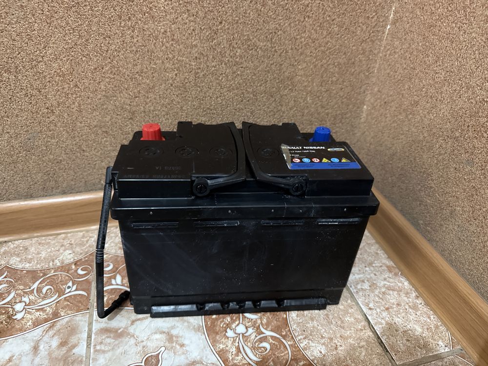Акумулятор 12 V 70 ah жалко одавать на лом работает отлично бу