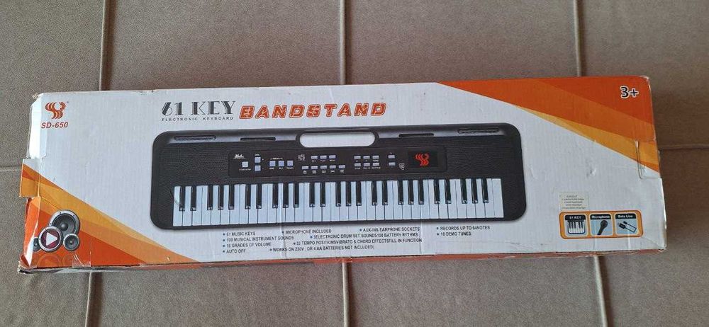 Детское пианино/синтезатор. 61 клавиша.