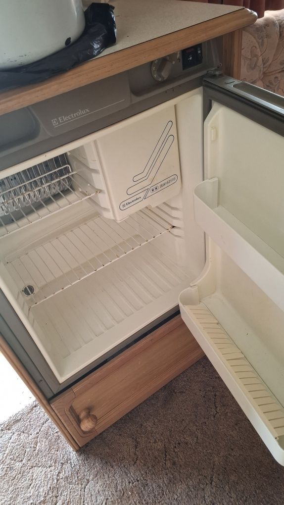 Каравана Avondale 4m 2004г