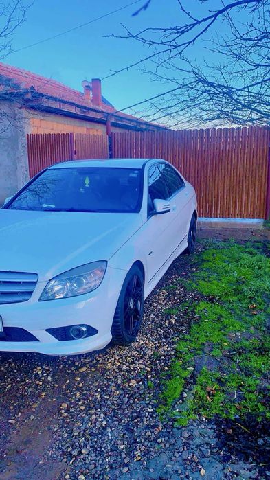 Vând  Mercedes c clas