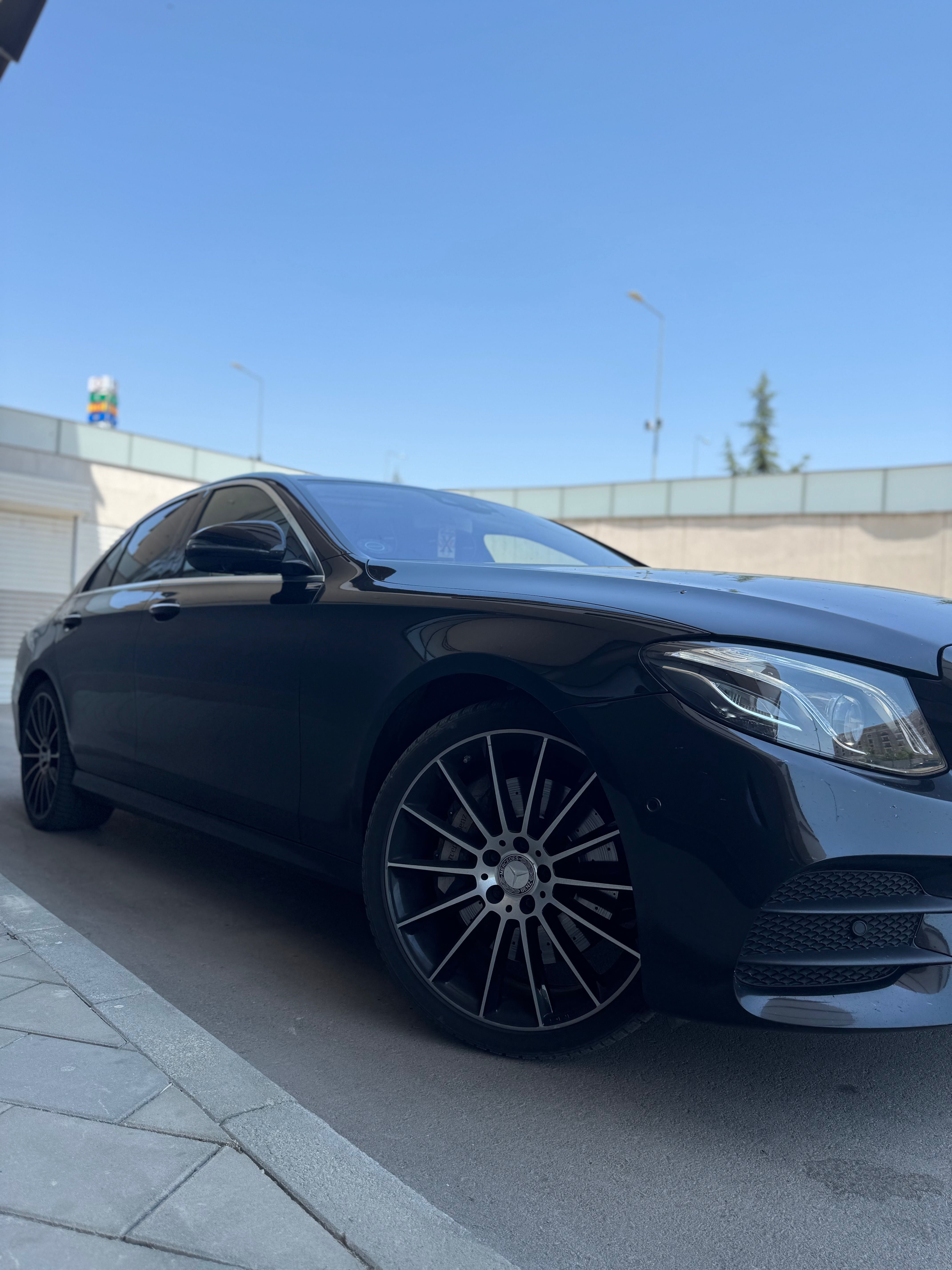 Mercedes E350 AMG Line Panorama Burmester