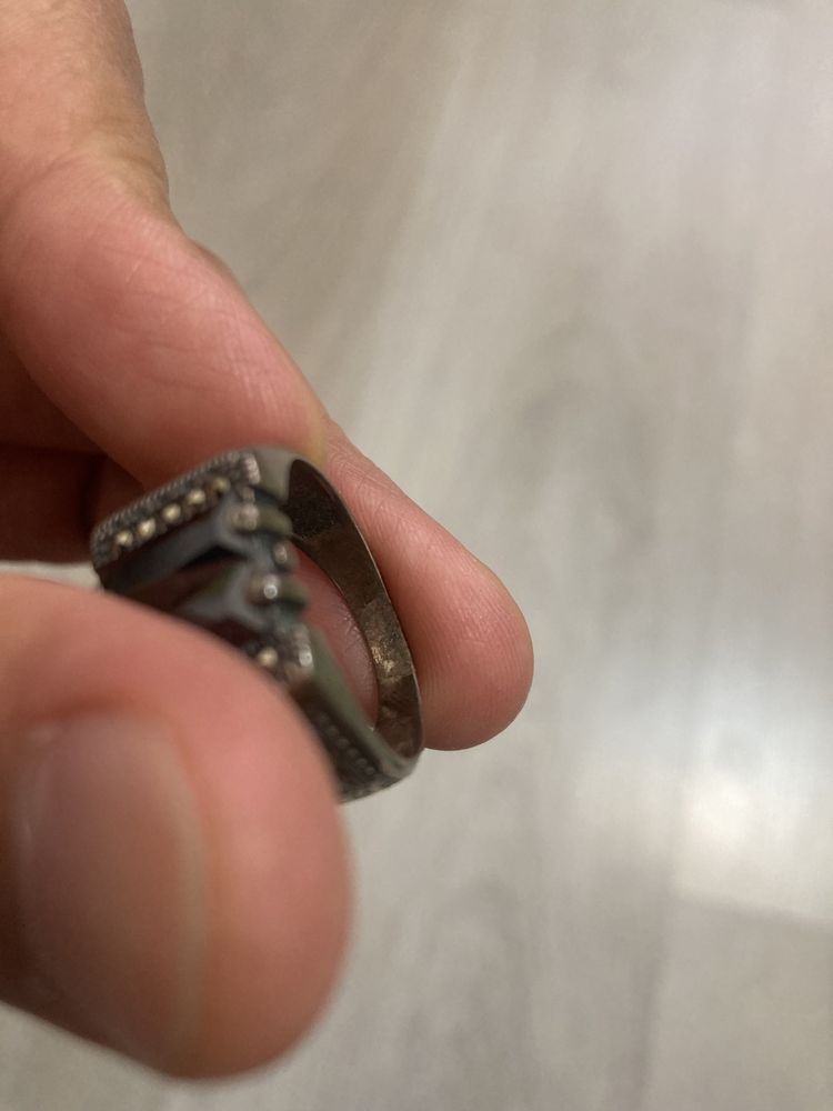 Продам кольцо серебряное мужское