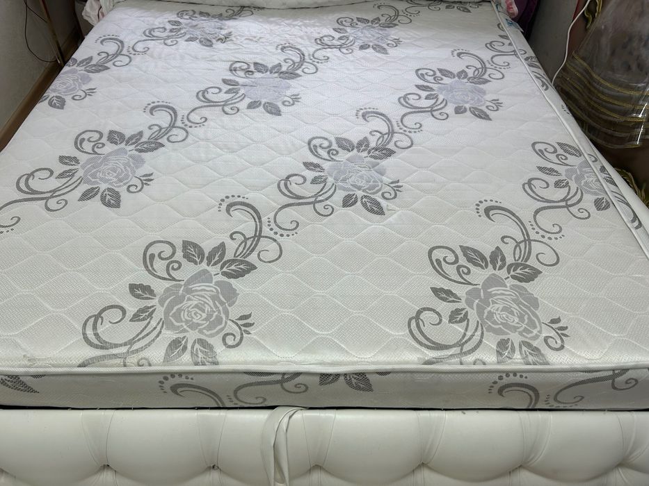 Продам матрас в хорошем состоянии