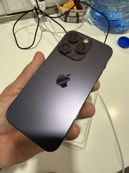 Iphone 14 pro purple