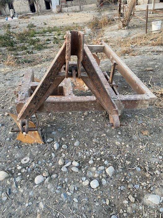 Трактор учун плуг