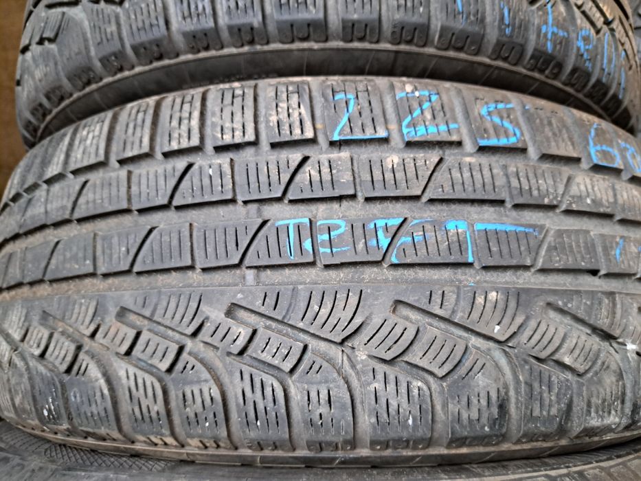 2 anvelope 225/60 R17 Runflat Pirelli