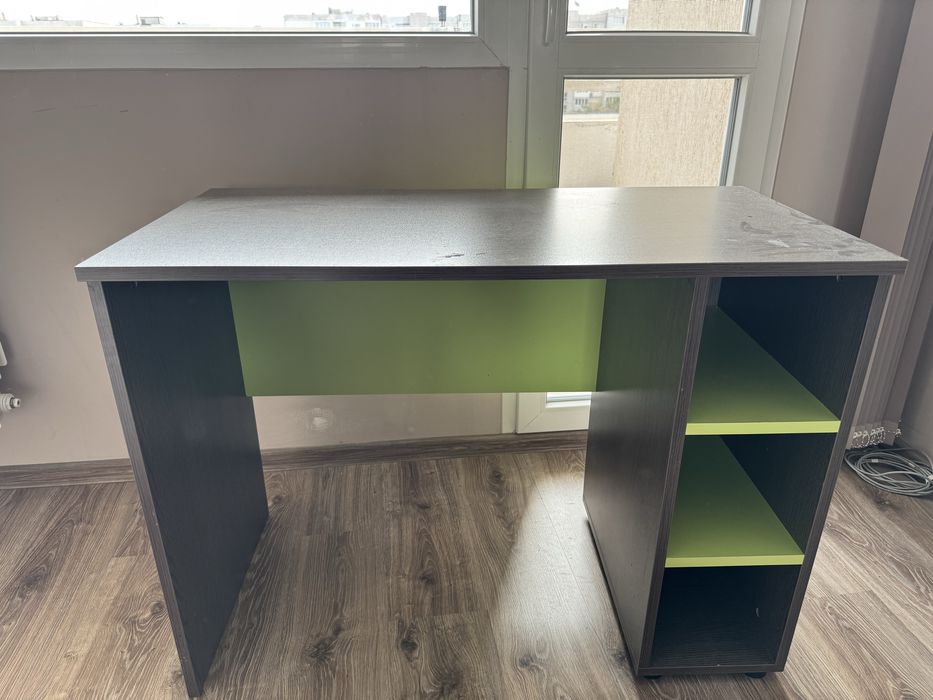 Бюро, гардероб, скрин, легло