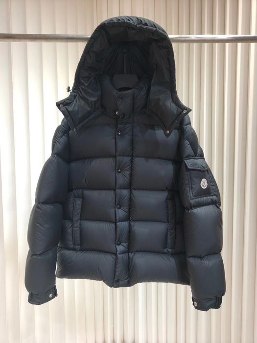 Куртка новая монклер