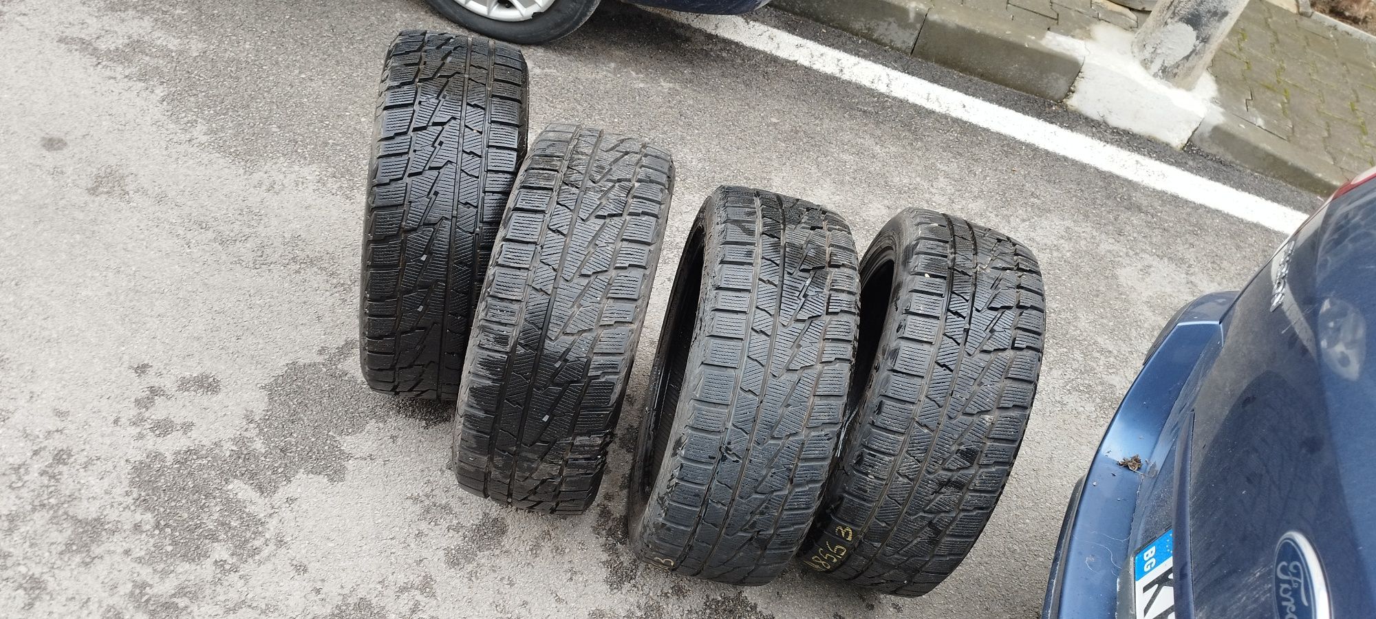 Зимни гуми 235/45R/17