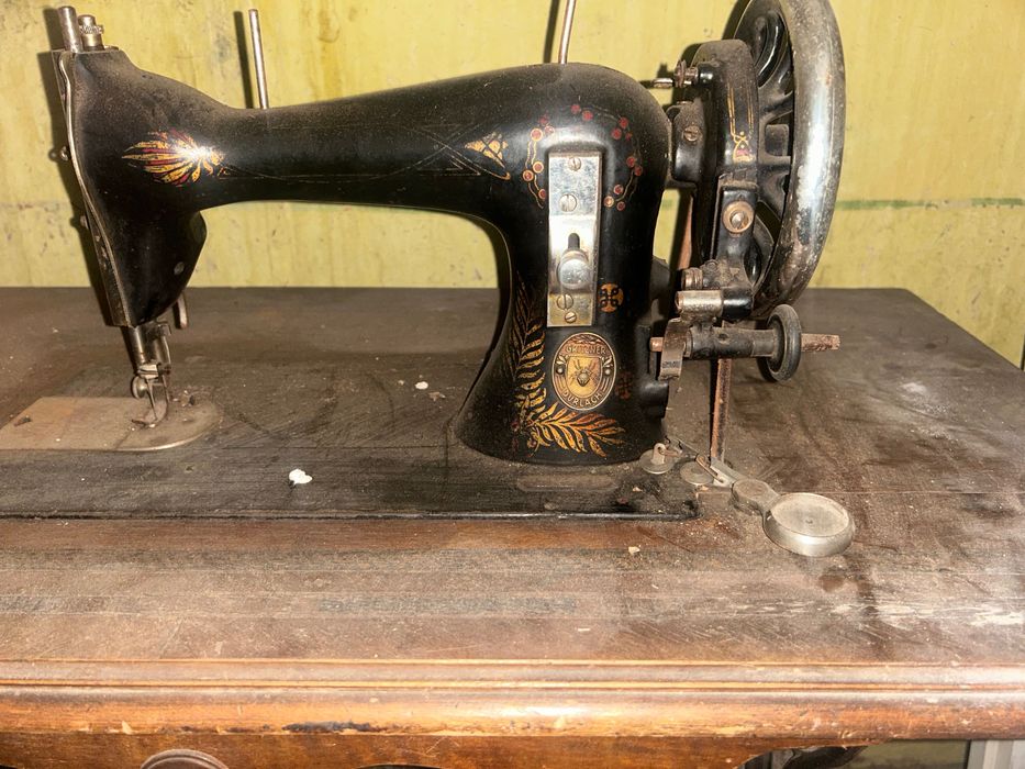 Крачна шивашка машина