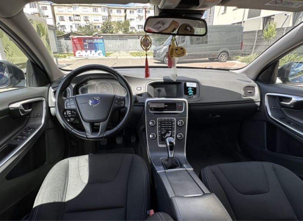Volvo S60 an 2017 2.0 diesel 120cp navigatie / dublu climatronic