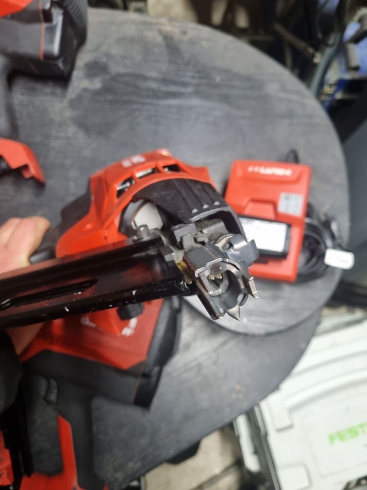 Pistol cuie lemn Hilti Gx 90-WF