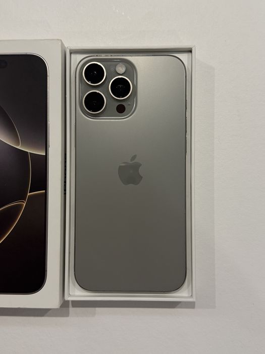 Iphone 16 pro max 512gb natural titanium, neverlocked, absolut ca nou