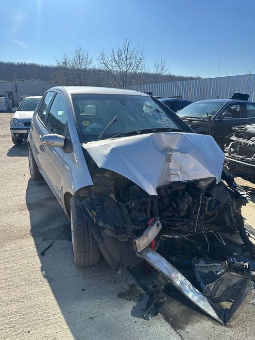 Dezmembrez Mercedes Benz a170