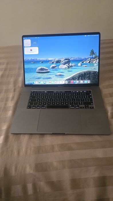 Macbook Pro 16 2019 A2141 i9 2.3ghz 1TB 16GB RAM AMD Radeon Pro 5500M