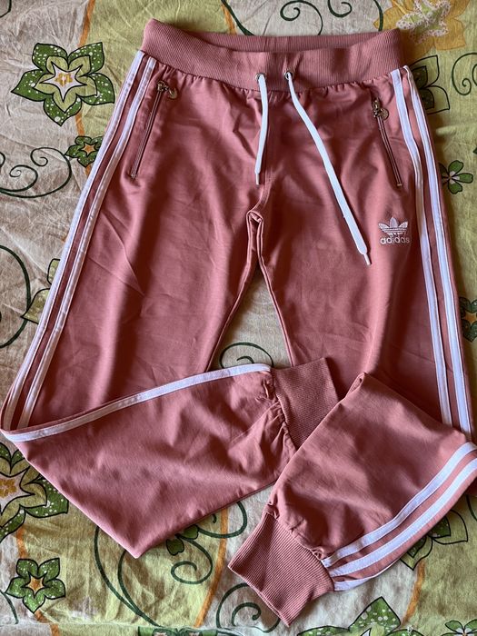 Pantaloni de trening pentru femei