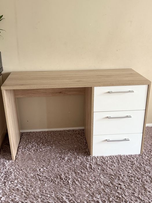 Бюро - подходящо за деца и възрастни