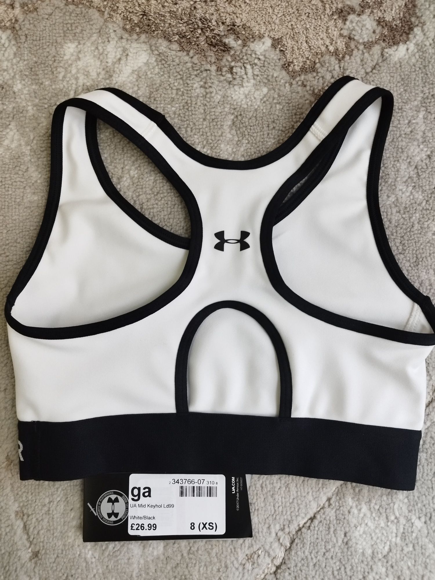 Оригинални спортнu сутиени на Calvin Klein, Nike и Under Armour.